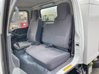 いすゞエルフ冷凍車（冷蔵車）小型（2t・3t）[写真31]