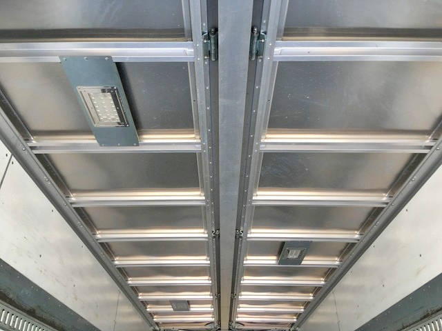 いすゞフォワードアルミウイング中型（4t）[写真13]