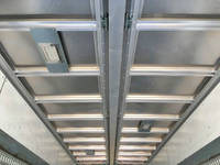 いすゞフォワードアルミウイング中型（4t）[写真13]