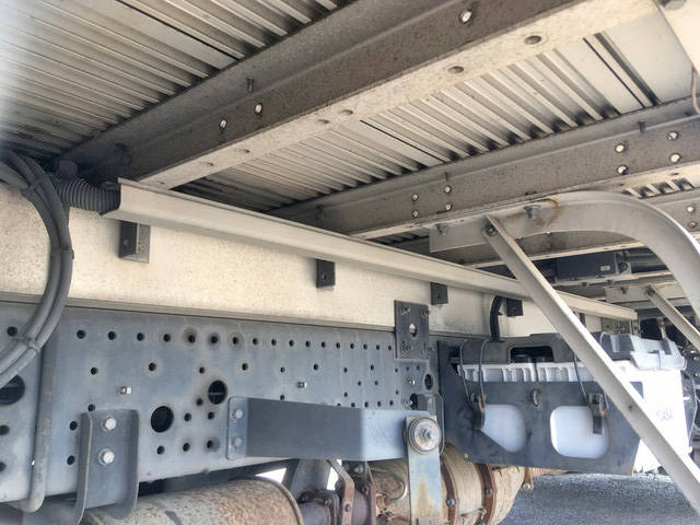 いすゞフォワードアルミウイング中型（4t）[写真25]