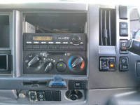 いすゞフォワードアルミウイング中型（4t）[写真38]