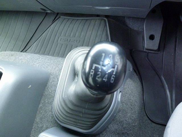 いすゞフォワード冷凍車（冷蔵車）中型（4t）[写真10]