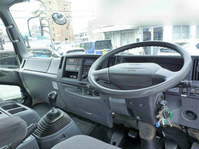 いすゞフォワード冷凍車（冷蔵車）中型（4t）[写真09]