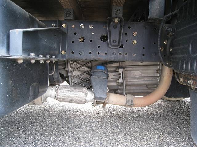 三菱ふそうキャンター平ボディ小型（2t・3t）[写真09]