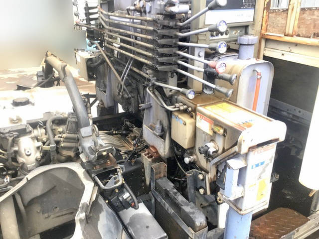 三菱ふそうキャンタークレーン3段小型（2t・3t）[写真19]