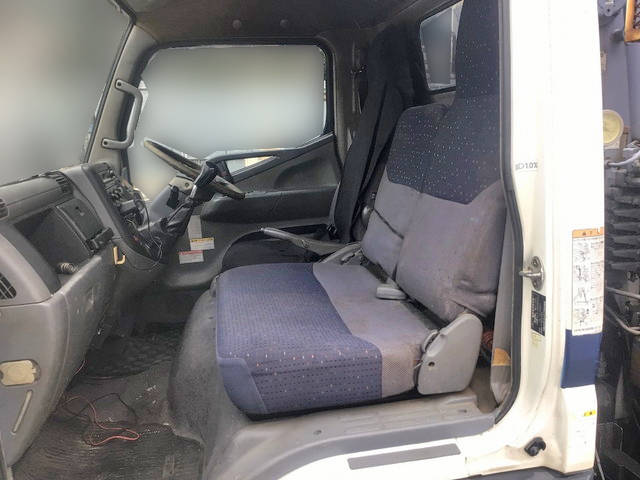 三菱ふそうキャンタークレーン3段小型（2t・3t）[写真31]