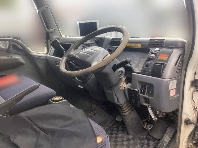 三菱ふそうキャンタークレーン3段小型（2t・3t）[写真33]