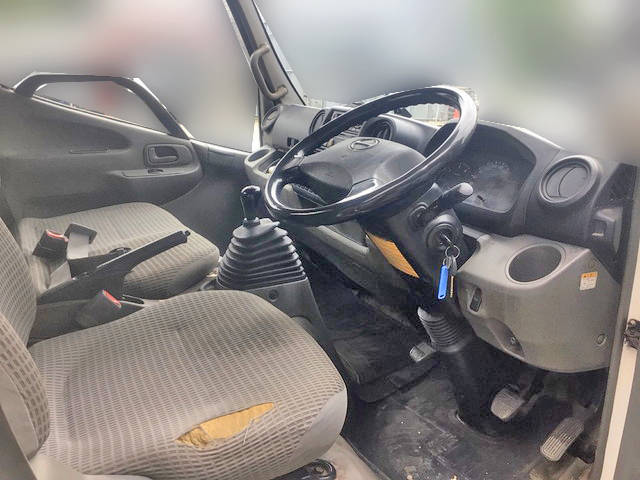 日野デュトロ平ボディ小型（2t・3t）[写真22]