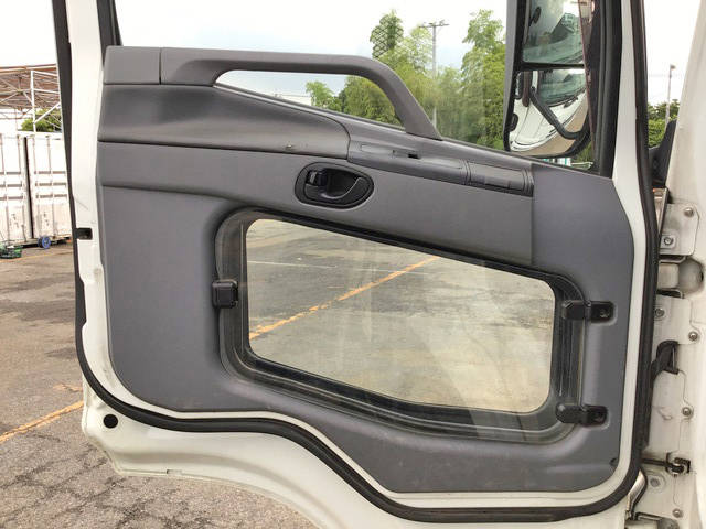 三菱ふそうスーパーグレートクレーン5段大型（10t）[写真29]