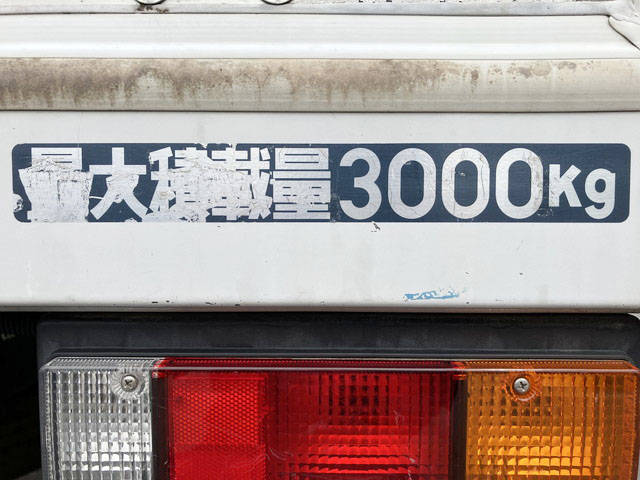 三菱ふそうキャンターアルミバン小型（2t・3t）[写真16]