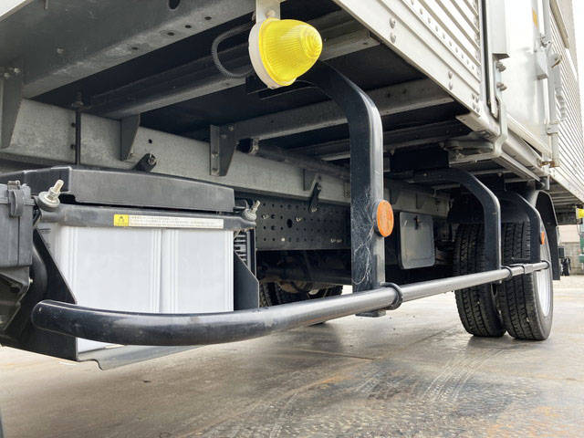 三菱ふそうキャンターアルミバン小型（2t・3t）[写真19]