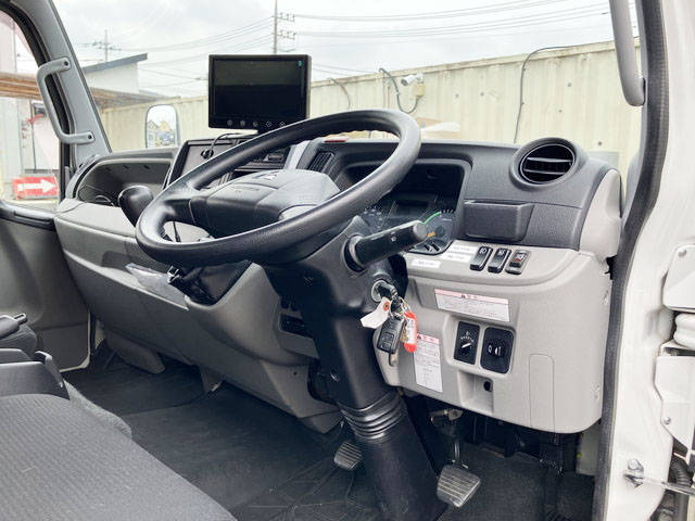 三菱ふそうキャンターアルミバン小型（2t・3t）[写真29]