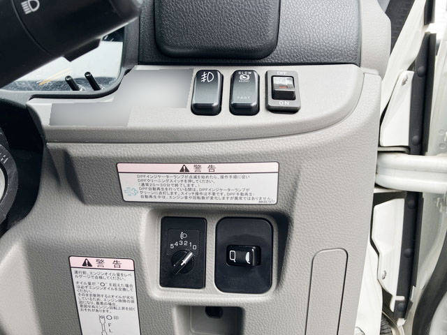 三菱ふそうキャンターアルミバン小型（2t・3t）[写真34]