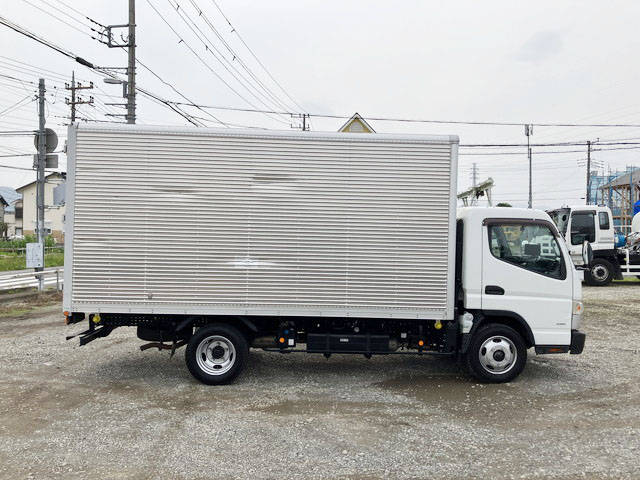 三菱ふそうキャンターアルミバン小型（2t・3t）[写真07]