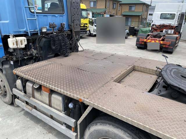 いすゞギガトレーラーヘッド（トラクターヘッド）大型（10t）[写真12]