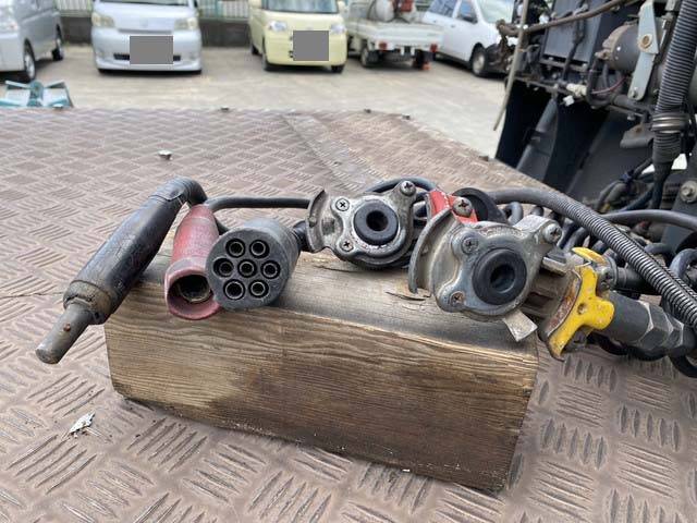 いすゞギガトレーラーヘッド（トラクターヘッド）大型（10t）[写真13]