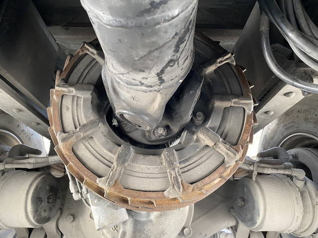 いすゞギガトレーラーヘッド（トラクターヘッド）大型（10t）[写真15]