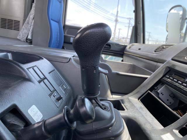 いすゞギガトレーラーヘッド（トラクターヘッド）大型（10t）[写真23]