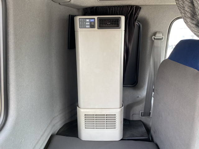 いすゞギガトレーラーヘッド（トラクターヘッド）大型（10t）[写真24]