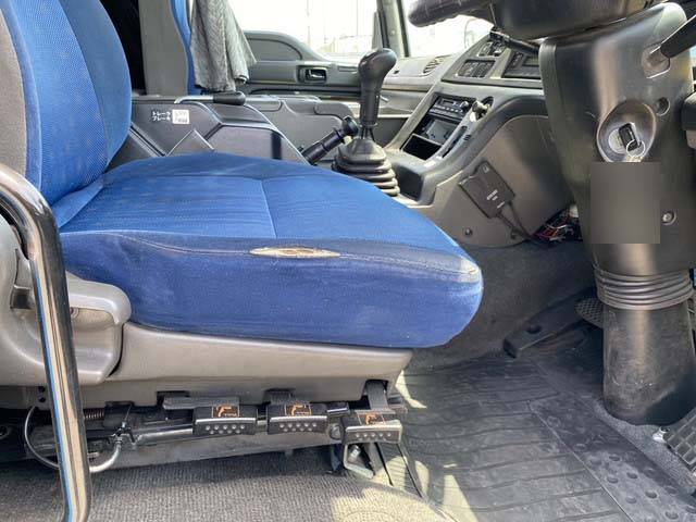 いすゞギガトレーラーヘッド（トラクターヘッド）大型（10t）[写真29]