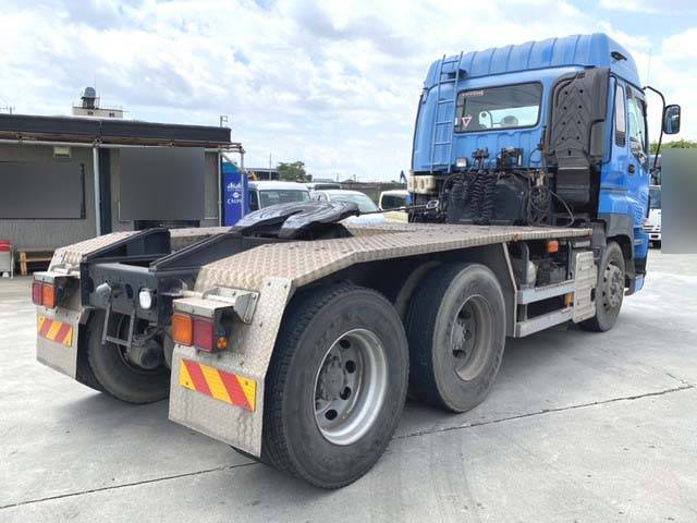 いすゞギガトレーラーヘッド（トラクターヘッド）大型（10t）[写真04]