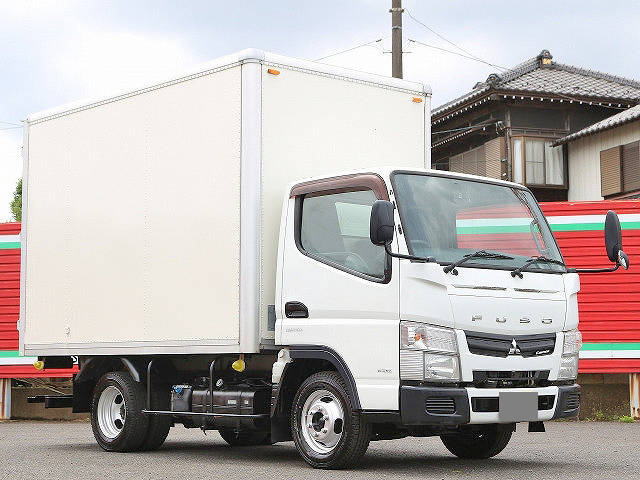 三菱ふそうキャンターパネルバン小型（2t・3t）[写真01]
