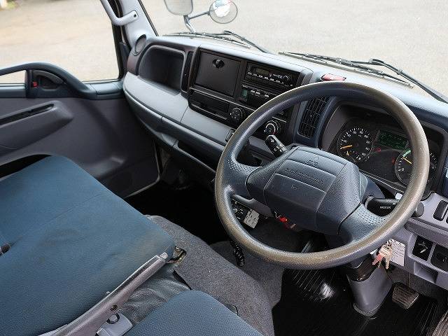 三菱ふそうキャンターパネルバン小型（2t・3t）[写真14]