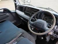 三菱ふそうキャンターパネルバン小型（2t・3t）[写真14]