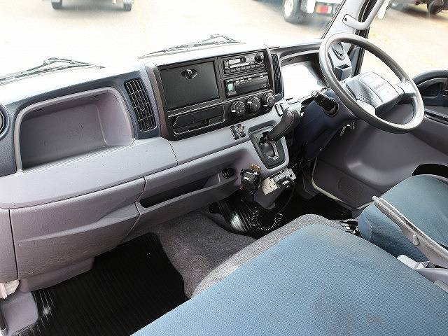 三菱ふそうキャンターパネルバン小型（2t・3t）[写真15]