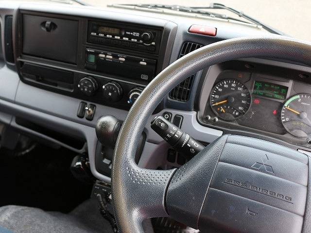 三菱ふそうキャンターパネルバン小型（2t・3t）[写真18]