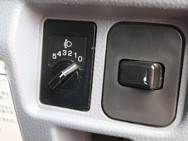 三菱ふそうキャンターパネルバン小型（2t・3t）[写真20]