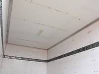 三菱ふそうキャンターパネルバン小型（2t・3t）[写真08]