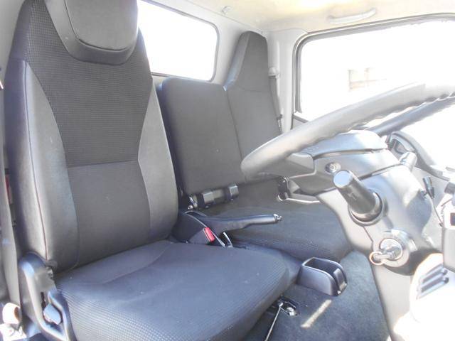 三菱ふそうキャンター平ボディ小型（2t・3t）[写真25]