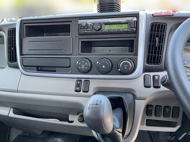 三菱ふそうキャンターダンプ小型（2t・3t）[写真10]