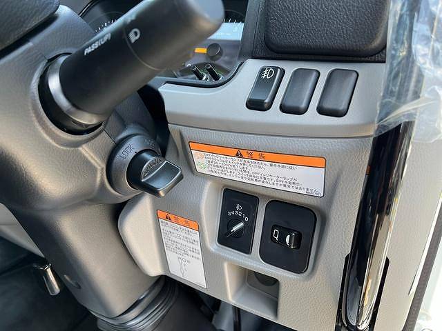 三菱ふそうキャンターダンプ小型（2t・3t）[写真09]