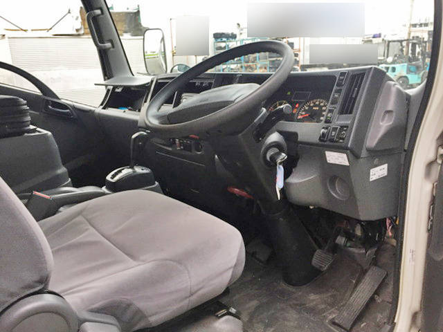 いすゞエルフアルミバン小型（2t・3t）[写真06]