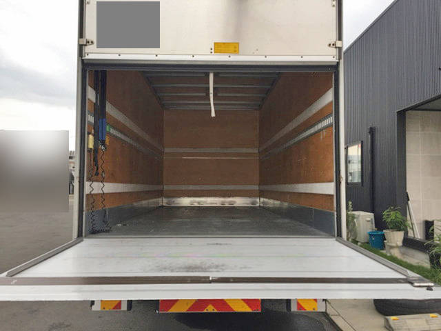 いすゞエルフアルミバン小型（2t・3t）[写真09]