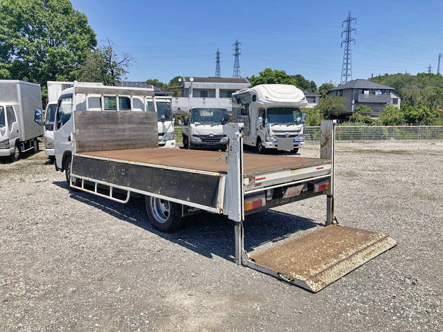 三菱ふそうキャンター平ボディ小型（2t・3t）[写真12]