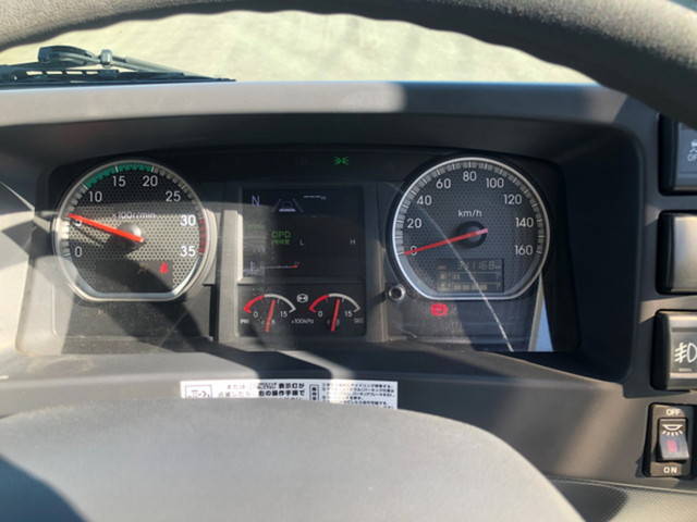 いすゞフォワードアルミウイング中型（4t）[写真11]