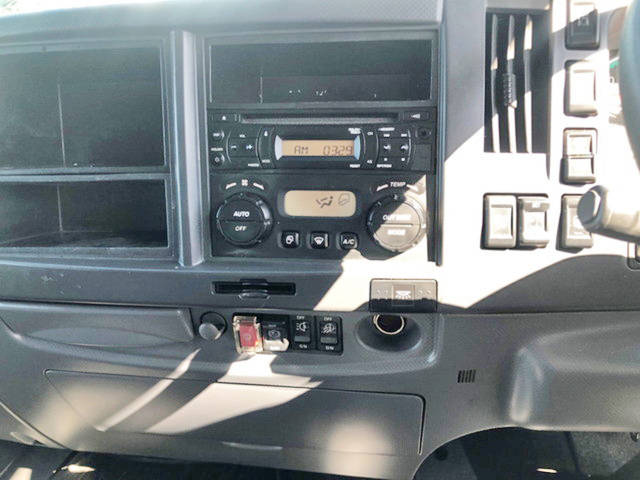 いすゞフォワードアルミウイング中型（4t）[写真12]