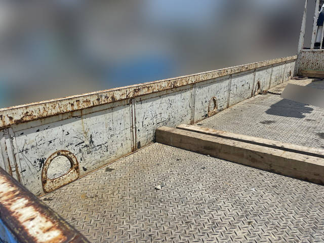 いすゞフォワードクレーン3段中型（4t）[写真10]