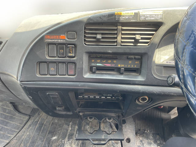 いすゞフォワードクレーン3段中型（4t）[写真35]