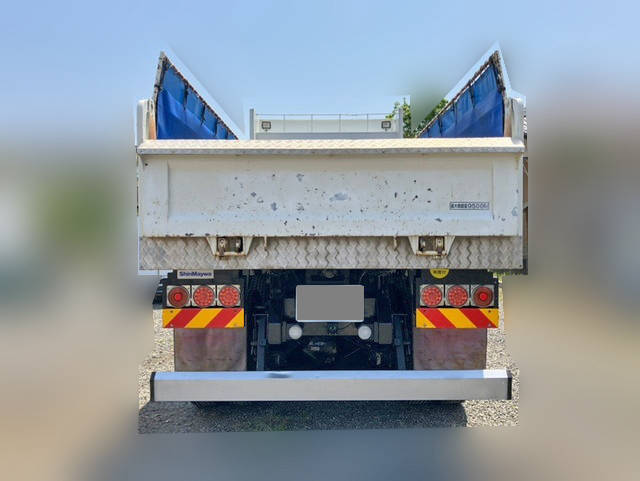 いすゞギガダンプ大型（10t）[写真10]