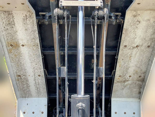 いすゞギガダンプ大型（10t）[写真17]