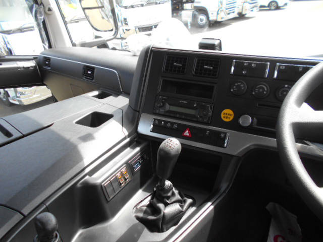 三菱ふそうスーパーグレートセルフクレーン4段大型（10t）[写真31]