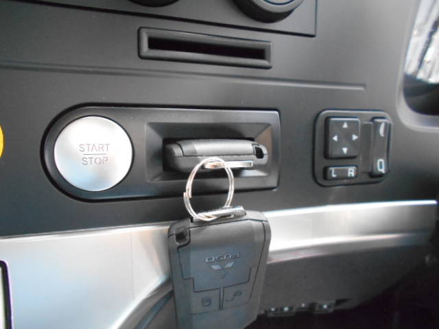 三菱ふそうスーパーグレートセルフクレーン4段大型（10t）[写真34]