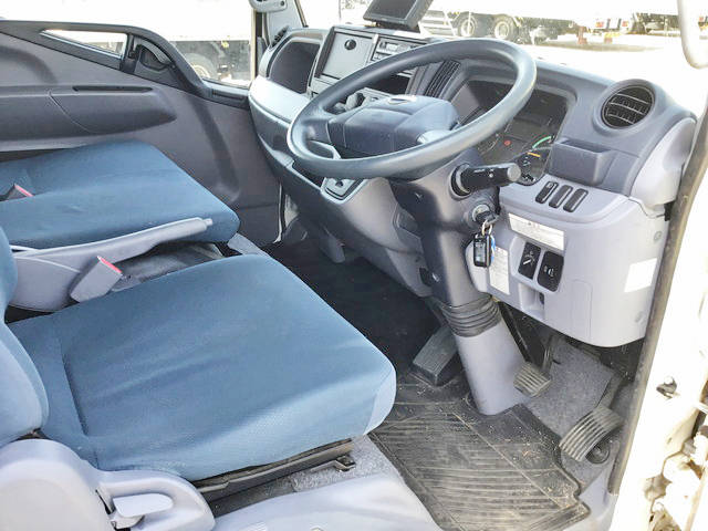 日産アトラスアルミバン小型（2t・3t）[写真30]