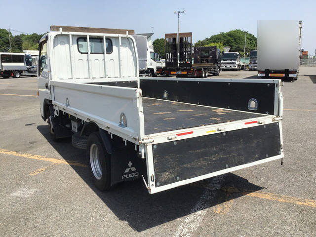 三菱ふそうキャンター平ボディ小型（2t・3t）[写真14]