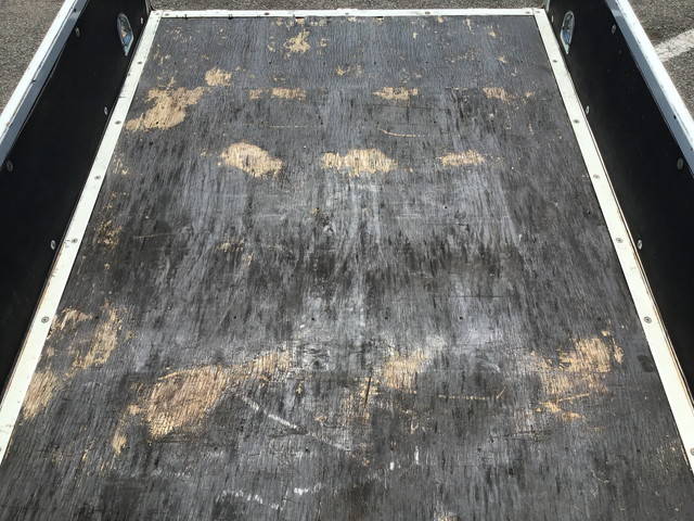 三菱ふそうキャンター平ボディ小型（2t・3t）[写真15]