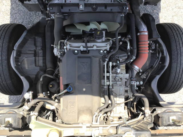 三菱ふそうキャンター平ボディ小型（2t・3t）[写真24]